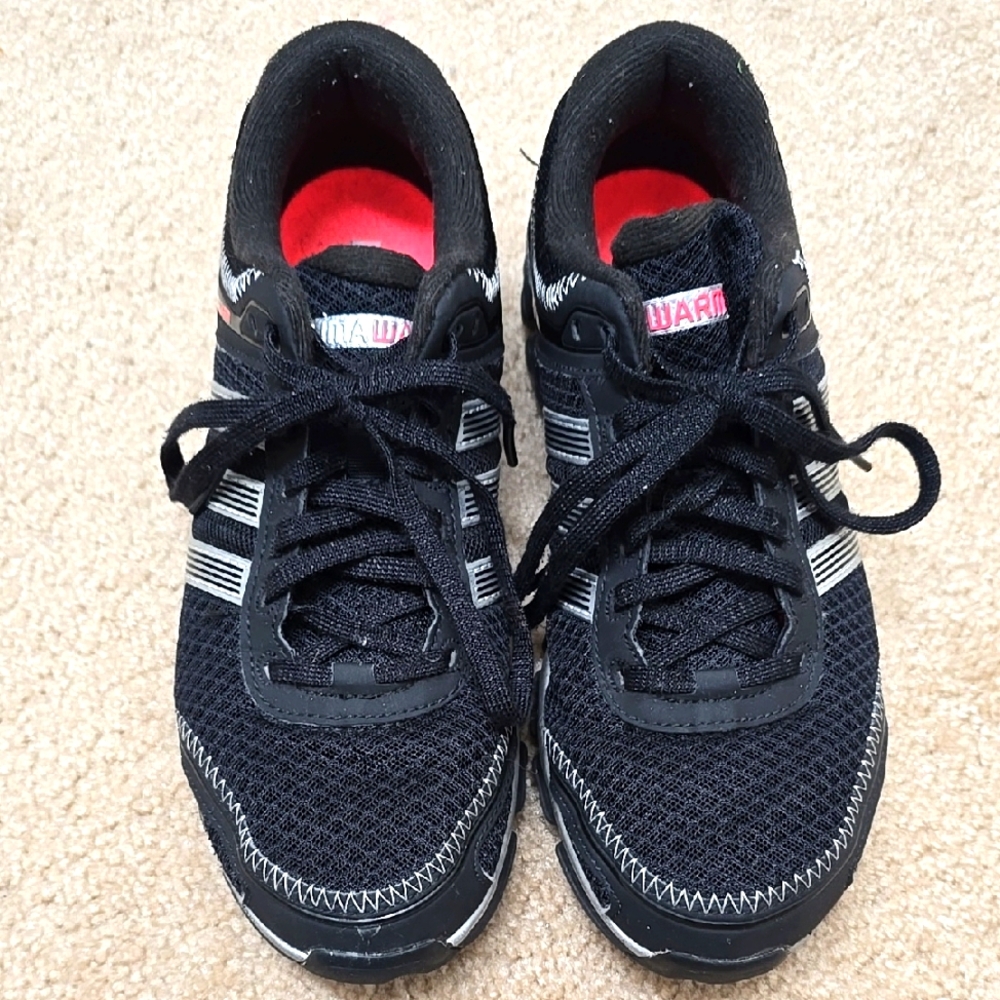 ADIDAS CLIMAMAX Black Athletic Shoes - Size US 8